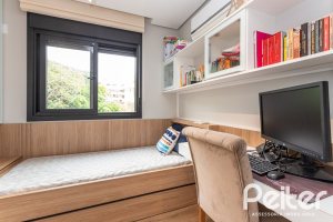 Cobertura à venda com 189m², 3 dormitórios, 1 suíte, 2 vagas, no bairro Tristeza em Porto Alegre