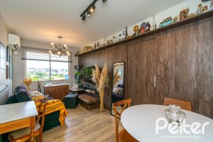 Apartamento à venda com 65m², 2 dormitórios, no bairro Cristal em Porto Alegre