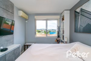 Apartamento à venda com 65m², 2 dormitórios, no bairro Cristal em Porto Alegre