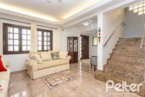 Casa à venda com 272m², 4 dormitórios, 2 suítes, 4 vagas, no bairro Ipanema em Porto Alegre