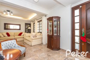 Casa à venda com 272m², 4 dormitórios, 2 suítes, 4 vagas, no bairro Ipanema em Porto Alegre