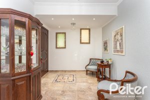 Casa à venda com 272m², 4 dormitórios, 2 suítes, 4 vagas, no bairro Ipanema em Porto Alegre