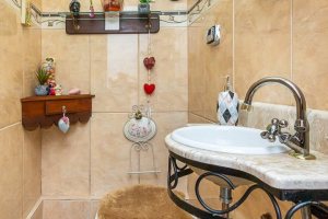 Casa à venda com 272m², 4 dormitórios, 2 suítes, 4 vagas, no bairro Ipanema em Porto Alegre