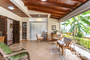 Casa à venda com 272m², 4 dormitórios, 2 suítes, 4 vagas, no bairro Ipanema em Porto Alegre