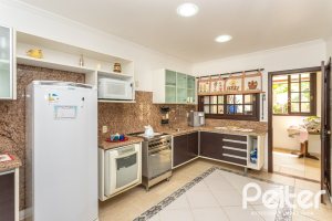 Casa à venda com 272m², 4 dormitórios, 2 suítes, 4 vagas, no bairro Ipanema em Porto Alegre