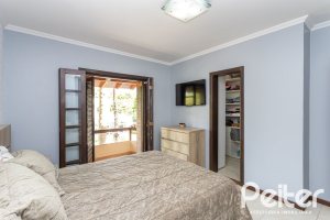 Casa à venda com 272m², 4 dormitórios, 2 suítes, 4 vagas, no bairro Ipanema em Porto Alegre