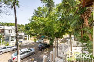 Casa à venda com 272m², 4 dormitórios, 2 suítes, 4 vagas, no bairro Ipanema em Porto Alegre