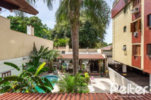 Casa à venda com 272m², 4 dormitórios, 2 suítes, 4 vagas, no bairro Ipanema em Porto Alegre