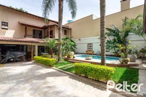 Casa à venda com 272m², 4 dormitórios, 2 suítes, 4 vagas, no bairro Ipanema em Porto Alegre