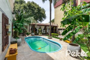 Casa à venda com 272m², 4 dormitórios, 2 suítes, 4 vagas, no bairro Ipanema em Porto Alegre