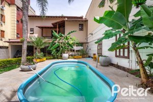 Casa à venda com 272m², 4 dormitórios, 2 suítes, 4 vagas, no bairro Ipanema em Porto Alegre