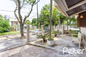 Casa à venda com 272m², 4 dormitórios, 2 suítes, 4 vagas, no bairro Ipanema em Porto Alegre