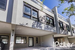 Casa em Condomínio à venda com 293m², 3 dormitórios, 3 suítes, 2 vagas, no bairro Tristeza em Porto Alegre