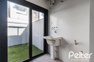 Casa em Condomínio à venda com 293m², 3 dormitórios, 3 suítes, 2 vagas, no bairro Tristeza em Porto Alegre