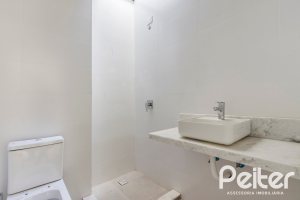 Casa em Condomínio à venda com 293m², 3 dormitórios, 3 suítes, 2 vagas, no bairro Tristeza em Porto Alegre