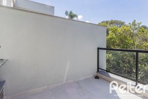 Casa em Condomínio à venda com 293m², 3 dormitórios, 3 suítes, 2 vagas, no bairro Tristeza em Porto Alegre