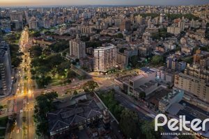 Apartamento Garden à venda com 102m², 2 dormitórios, 2 suítes, 1 vaga, no bairro Praia de Belas em Porto Alegre