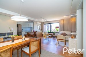 Apartamento à venda com 106m², 3 dormitórios, 1 suíte, 2 vagas, no bairro Tristeza em PORTO ALEGRE