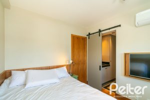Apartamento à venda com 106m², 3 dormitórios, 1 suíte, 2 vagas, no bairro Tristeza em PORTO ALEGRE