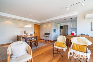 Apartamento à venda com 106m², 3 dormitórios, 1 suíte, 2 vagas, no bairro Tristeza em PORTO ALEGRE