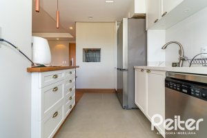 Apartamento à venda com 106m², 3 dormitórios, 1 suíte, 2 vagas, no bairro Tristeza em PORTO ALEGRE