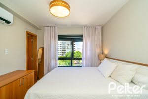 Apartamento à venda com 106m², 3 dormitórios, 1 suíte, 2 vagas, no bairro Tristeza em PORTO ALEGRE