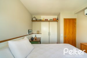 Apartamento à venda com 106m², 3 dormitórios, 1 suíte, 2 vagas, no bairro Tristeza em PORTO ALEGRE