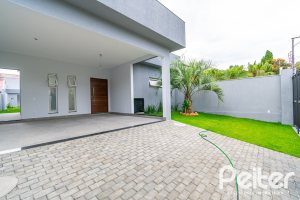 Casa à venda com 206m², 3 dormitórios, 2 suítes, 2 vagas, no bairro Ipanema em Porto Alegre