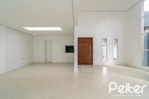 Casa à venda com 206m², 3 dormitórios, 2 suítes, 2 vagas, no bairro Ipanema em Porto Alegre
