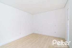Casa à venda com 206m², 3 dormitórios, 2 suítes, 2 vagas, no bairro Ipanema em Porto Alegre