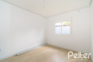 Casa à venda com 206m², 3 dormitórios, 2 suítes, 2 vagas, no bairro Ipanema em Porto Alegre