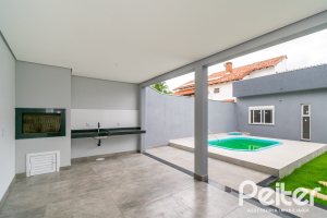 Casa à venda com 206m², 3 dormitórios, 2 suítes, 2 vagas, no bairro Ipanema em Porto Alegre