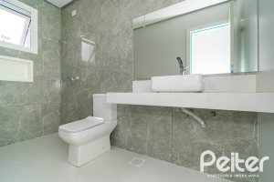 Casa à venda com 206m², 3 dormitórios, 2 suítes, 2 vagas, no bairro Ipanema em Porto Alegre