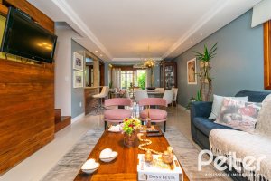 Casa em Condomínio à venda com 194m², 3 dormitórios, 1 suíte, 3 vagas, no bairro Tristeza em Porto Alegre