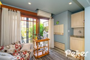 Casa em Condomínio à venda com 194m², 3 dormitórios, 1 suíte, 3 vagas, no bairro Tristeza em Porto Alegre