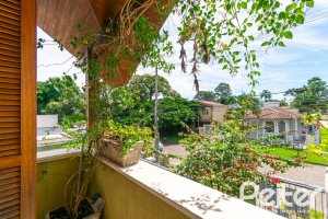 Casa em Condomínio à venda com 194m², 3 dormitórios, 1 suíte, 3 vagas, no bairro Tristeza em Porto Alegre