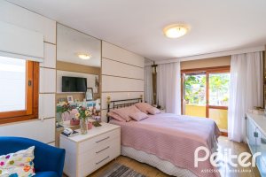 Casa em Condomínio à venda com 194m², 3 dormitórios, 1 suíte, 3 vagas, no bairro Tristeza em Porto Alegre