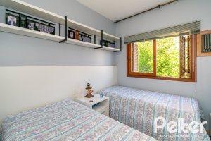 Casa em Condomínio à venda com 194m², 3 dormitórios, 1 suíte, 3 vagas, no bairro Tristeza em Porto Alegre