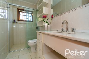 Casa em Condomínio à venda com 194m², 3 dormitórios, 1 suíte, 3 vagas, no bairro Tristeza em Porto Alegre