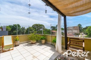 Casa em Condomínio à venda com 194m², 3 dormitórios, 1 suíte, 3 vagas, no bairro Tristeza em Porto Alegre