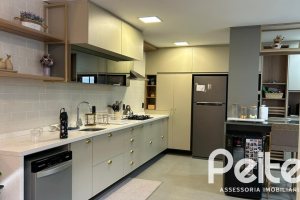Casa em Condomínio à venda com 300m², 3 dormitórios, 3 suítes, 4 vagas, no bairro Ipanema em PORTO ALEGRE