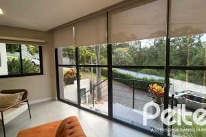 Casa em Condomínio à venda com 300m², 3 dormitórios, 3 suítes, 4 vagas, no bairro Ipanema em PORTO ALEGRE