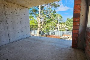 Casa à venda com 397m², 3 dormitórios, 1 suíte, 8 vagas, no bairro Vila Assunção em Porto Alegre