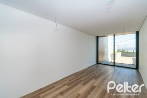Apartamento Garden à venda com 248m², 2 dormitórios, 2 suítes, 4 vagas, no bairro Cristal em Porto Alegre