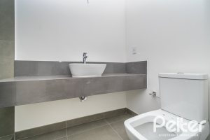 Apartamento Garden à venda com 248m², 2 dormitórios, 2 suítes, 4 vagas, no bairro Cristal em Porto Alegre