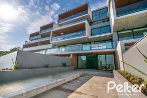 Apartamento Garden à venda com 248m², 2 dormitórios, 2 suítes, 4 vagas, no bairro Cristal em Porto Alegre