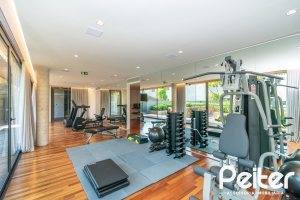 Apartamento Garden à venda com 248m², 2 dormitórios, 2 suítes, 4 vagas, no bairro Cristal em Porto Alegre