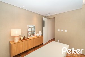 Apartamento Garden à venda com 248m², 2 dormitórios, 2 suítes, 4 vagas, no bairro Cristal em Porto Alegre