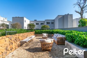 Apartamento Garden à venda com 248m², 2 dormitórios, 2 suítes, 4 vagas, no bairro Cristal em Porto Alegre