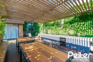 Apartamento Garden à venda com 248m², 2 dormitórios, 2 suítes, 4 vagas, no bairro Cristal em Porto Alegre